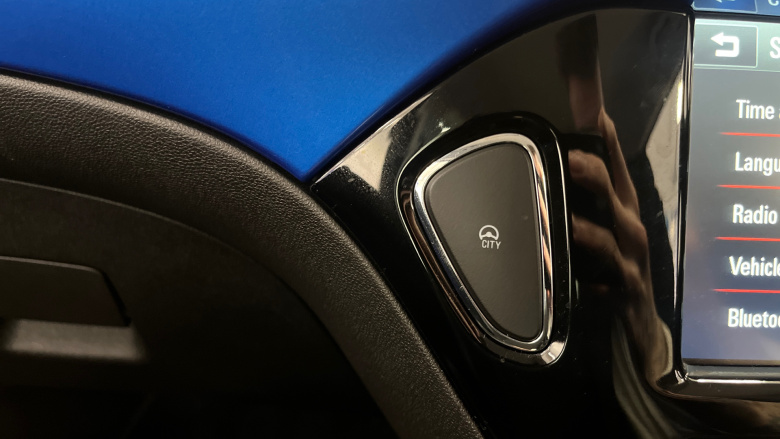 Vauxhall Adam 1.2i Griffin 3dr Petrol Hatchback